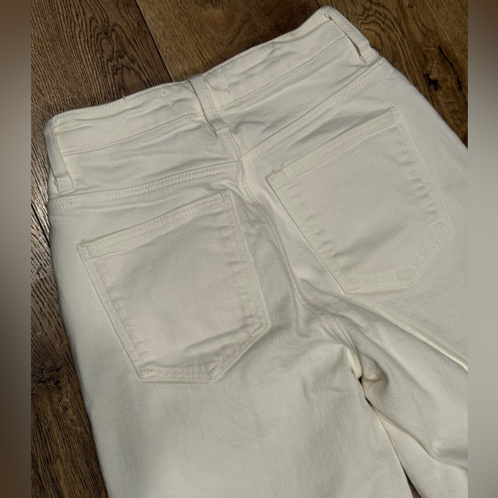 Women’s Zara White Denim Pants with Distressed Hem - Picture 7 of 11